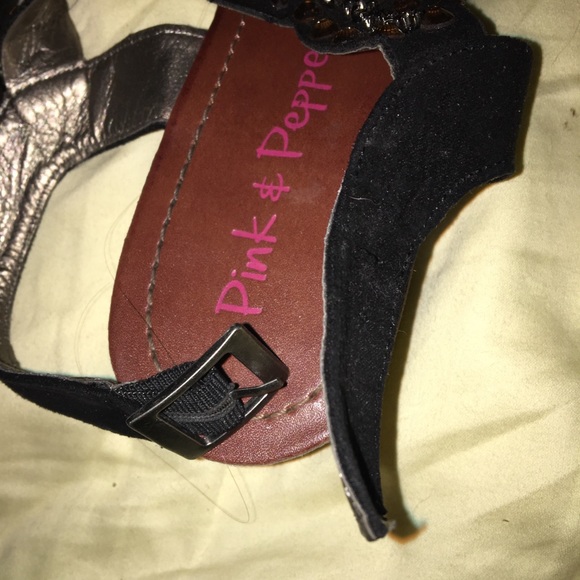 Sandals - Picture 6 of 8